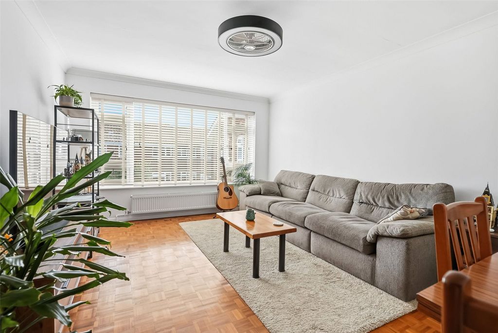 Property photo 3 of 8 Picture No. 10