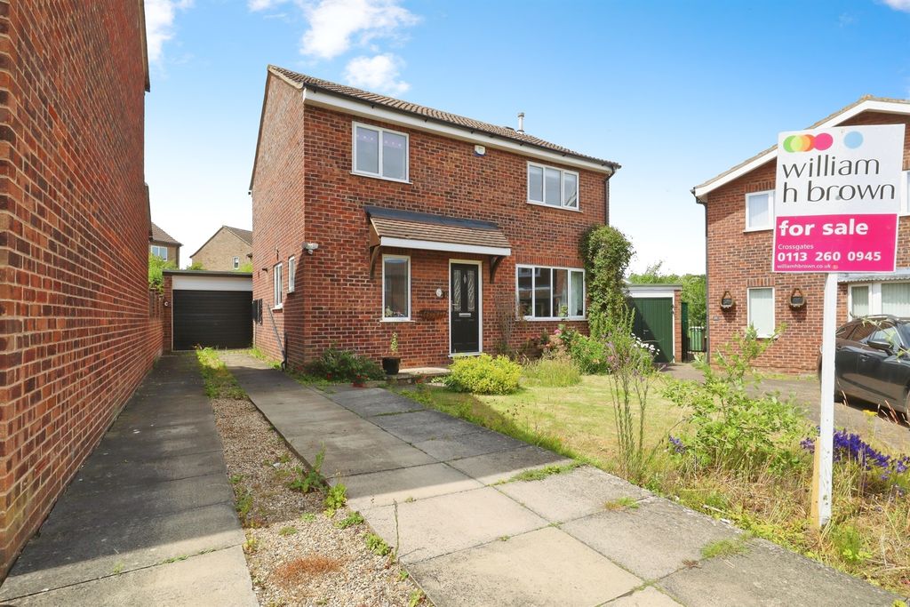 Property photo 1 of 17