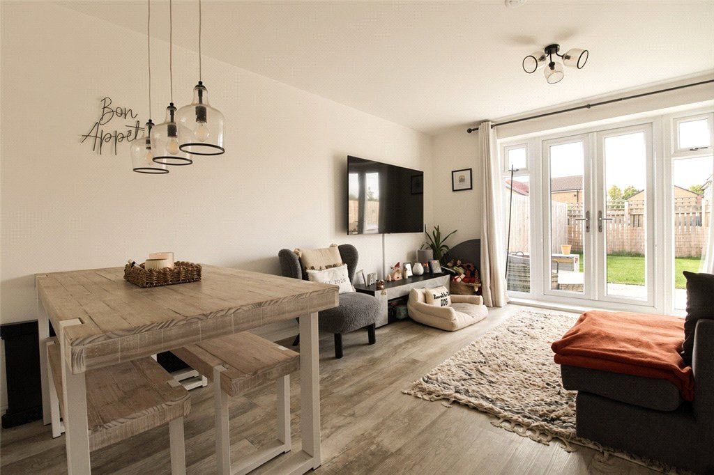 Property photo 3 of 9 Dining Area