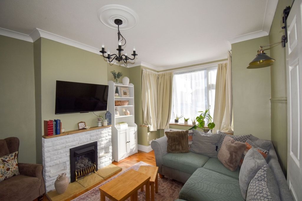Property photo 3 of 13