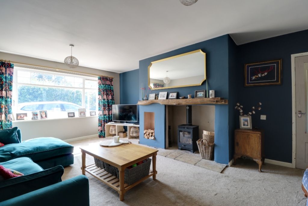 Property photo 3 of 19 Living Room