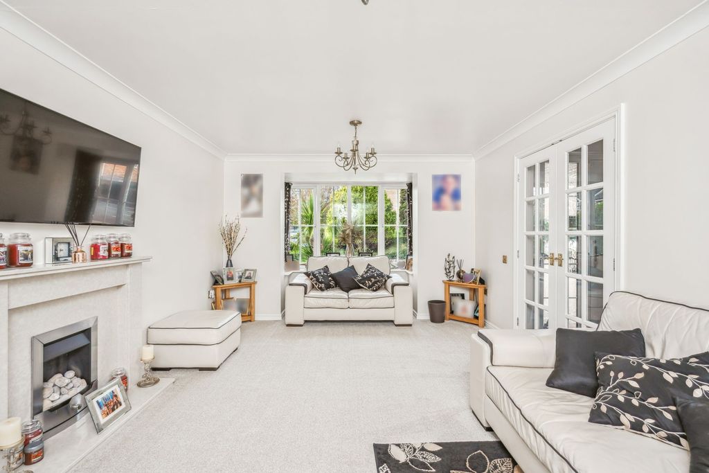 Property photo 2 of 16