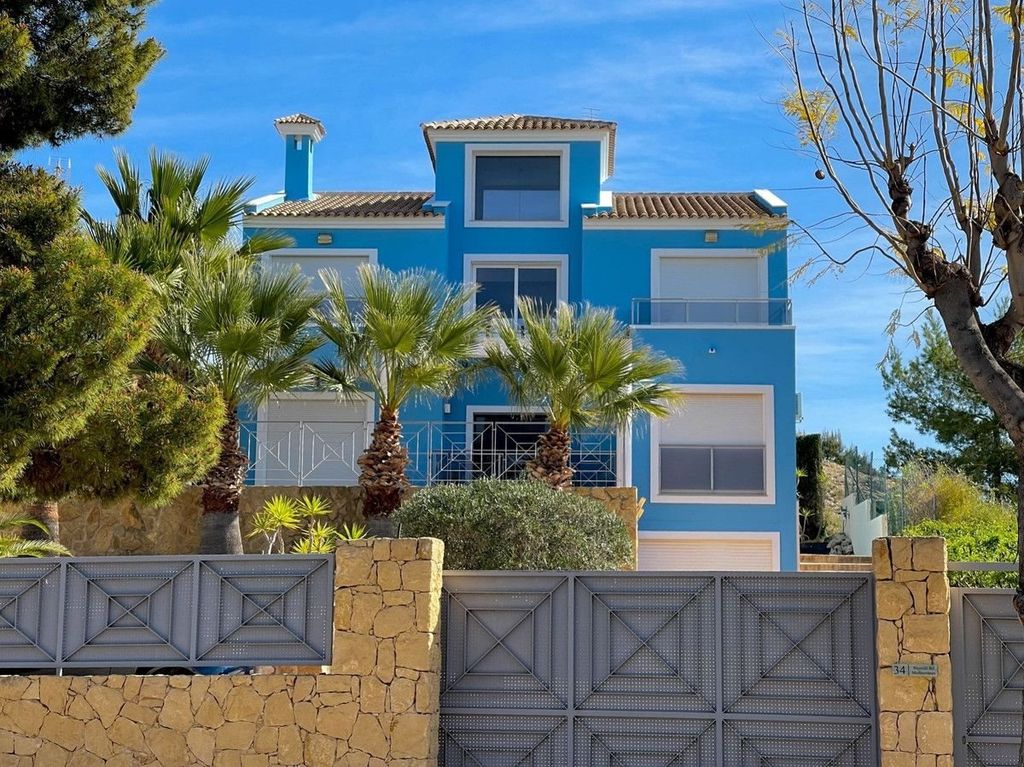 Property photo 2 of 50