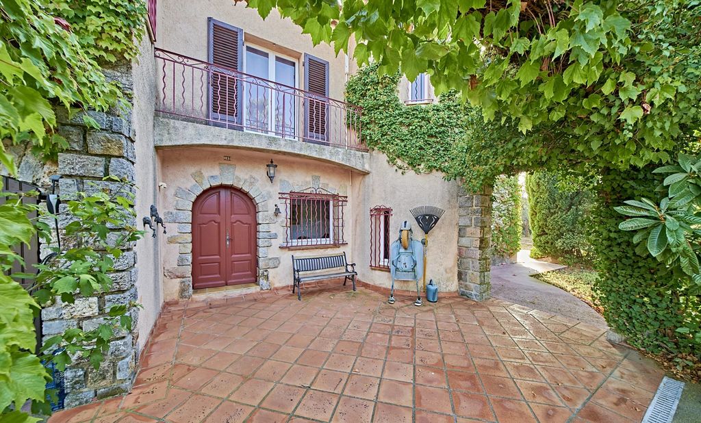 Property photo 1 of 25