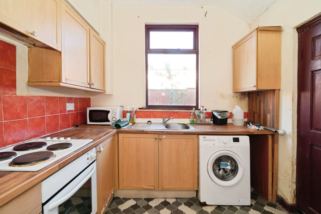 Property photo 3 of 25