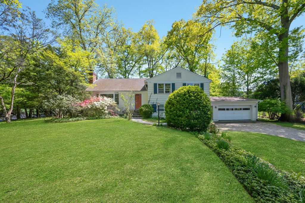 Property photo 1 of 3