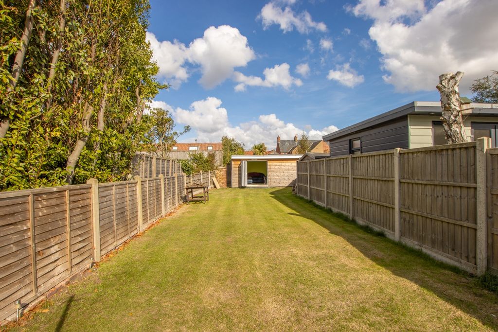 Property photo 3 of 28 4504056