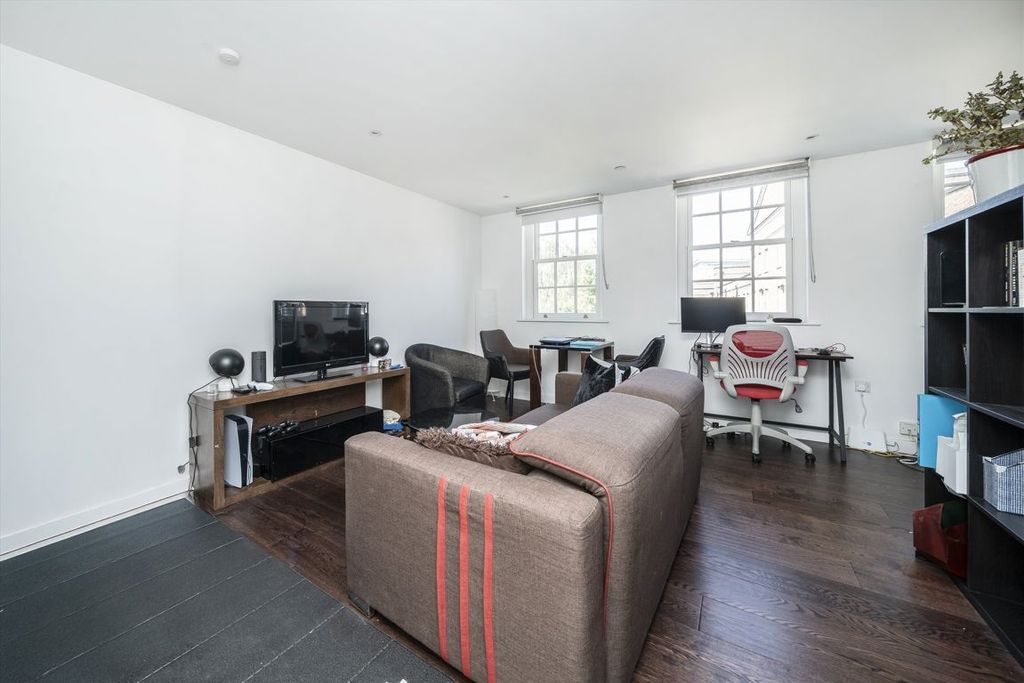 Property photo 2 of 6