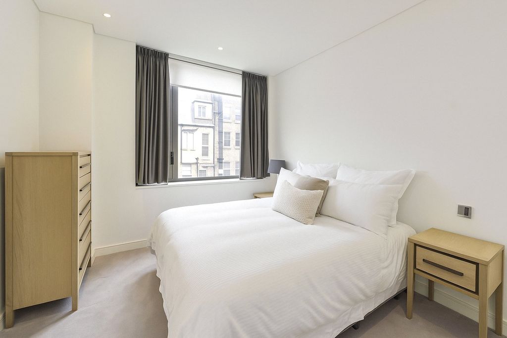 Property photo 1 of 7 Bedroom