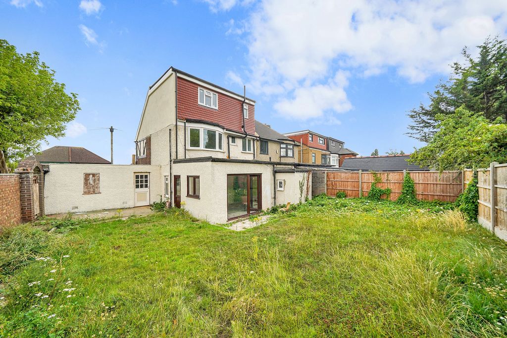 Property photo 2 of 32