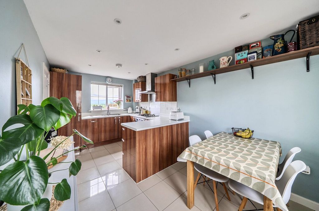 Property photo 2 of 19 Kitchen/Dining Room