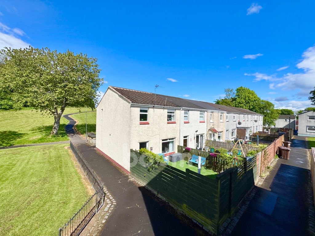 Property photo 1 of 26 Sempill Avenue, Erskine Rear Garden Pic