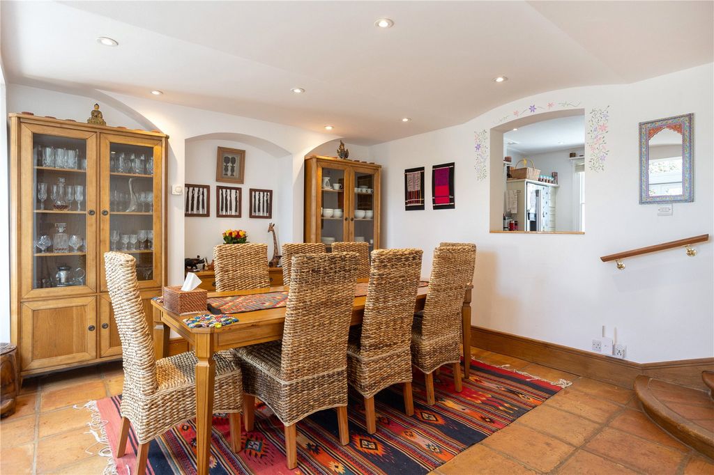 Property photo 3 of 14 Dining Area