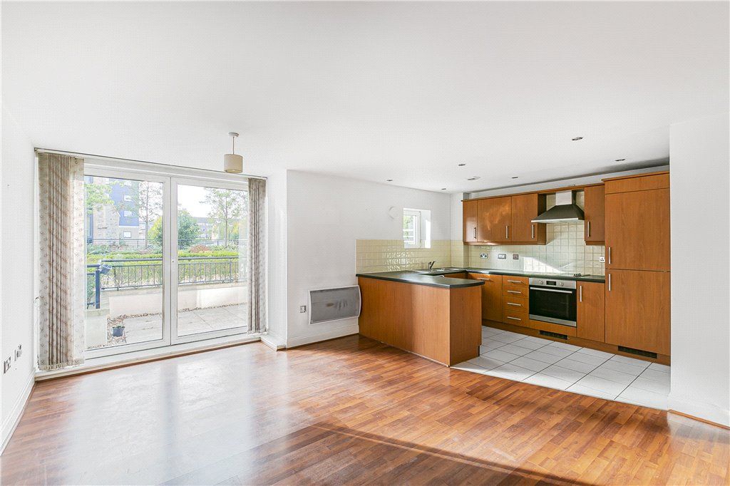 Property photo 3 of 20 Reception