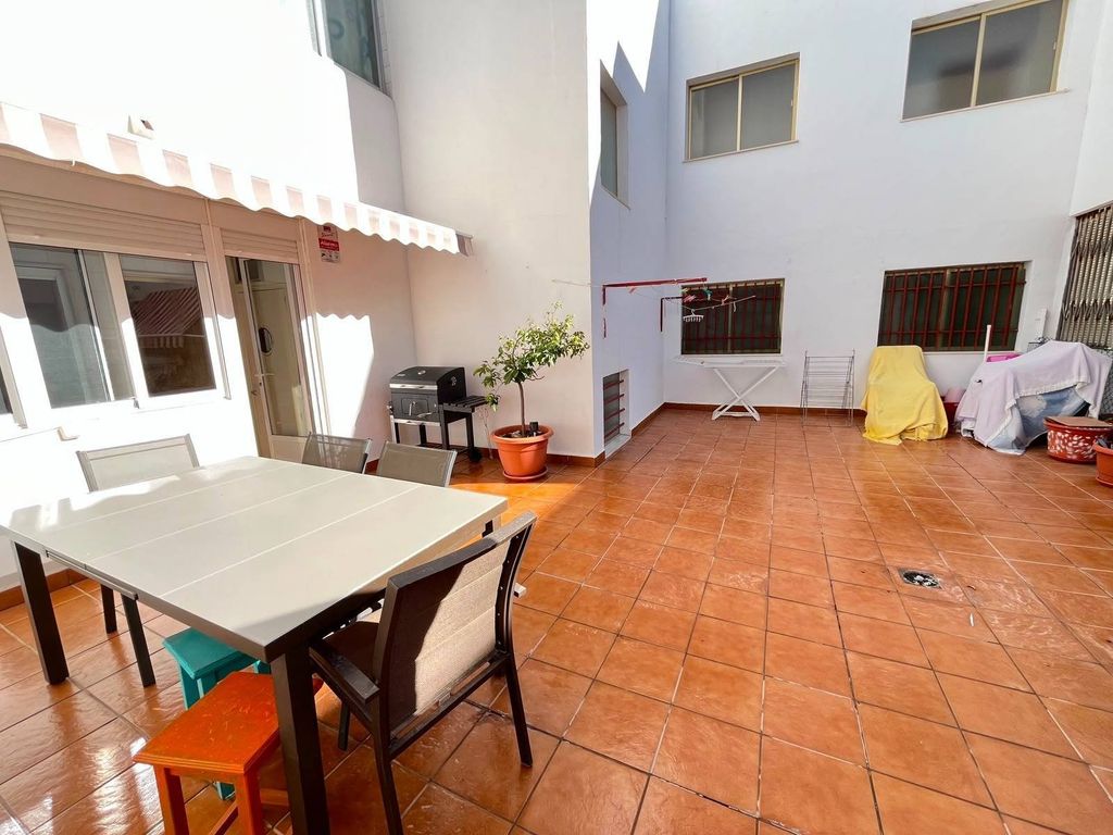 Property photo 1 of 42