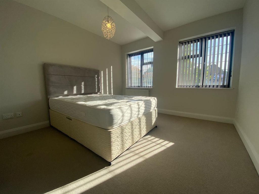 Property photo 2 of 8 Bedroom