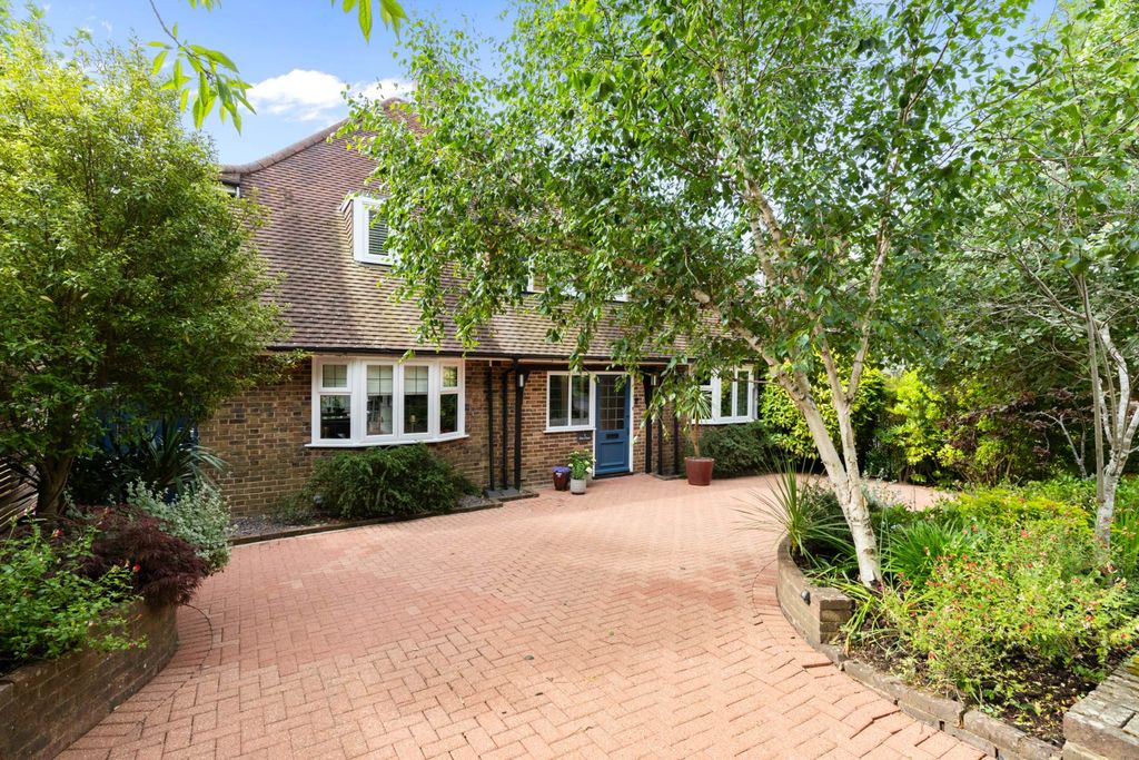 Property photo 1 of 25