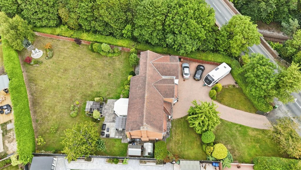 Property photo 2 of 19 4389784