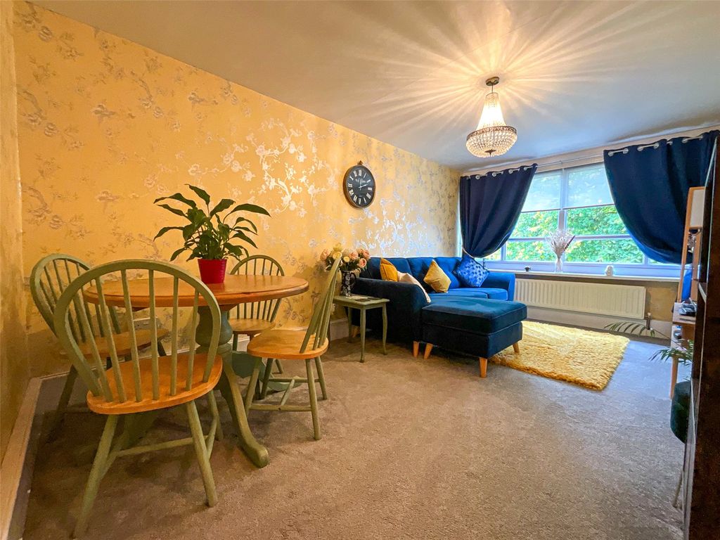 Property photo 2 of 21 Picture No. 27