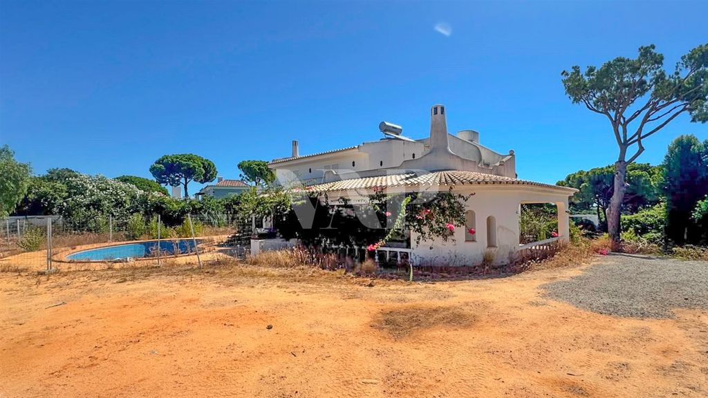 Property photo 1 of 19 4+1 Bedroom Villa For Renovation In Front Of Golf, Quinta Do Lago