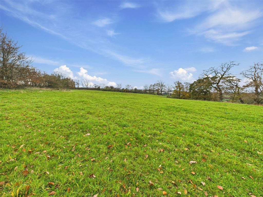 Property photo 2 of 27 Picture No. 40