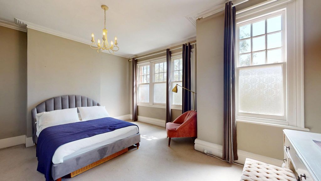 Property photo 2 of 25 Bed3