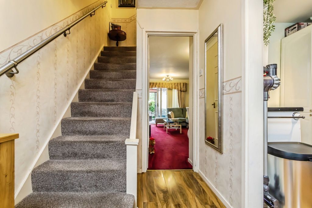 Property photo 2 of 21 Pbox-Img.Jpg