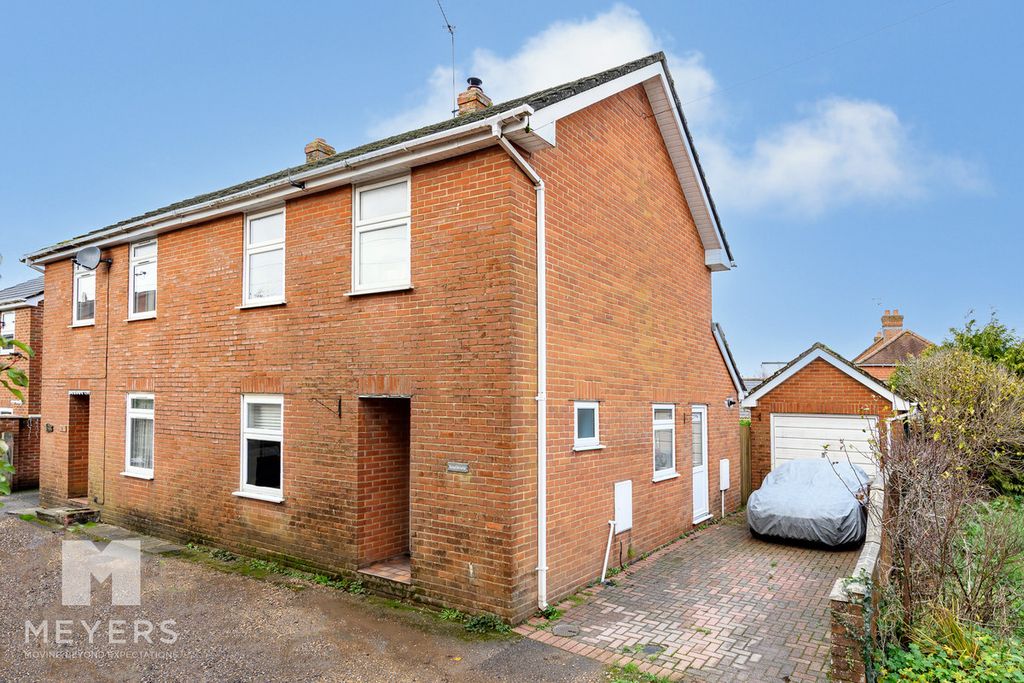 Property photo 3 of 16