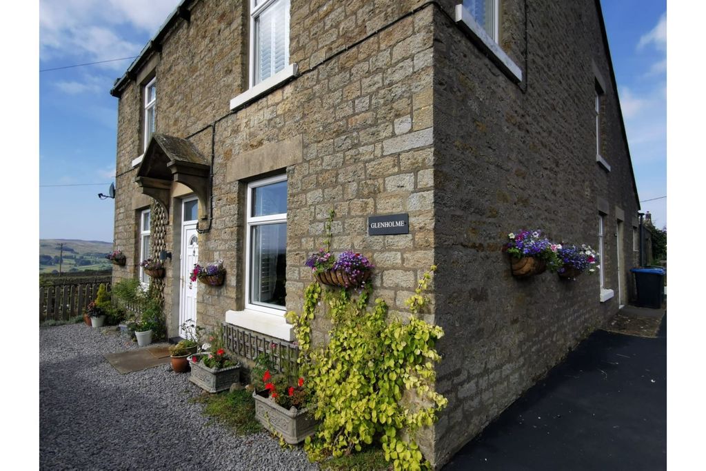 Property photo 2 of 22