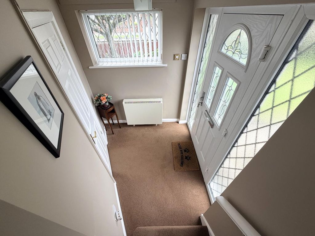 Property photo 3 of 30 Hall