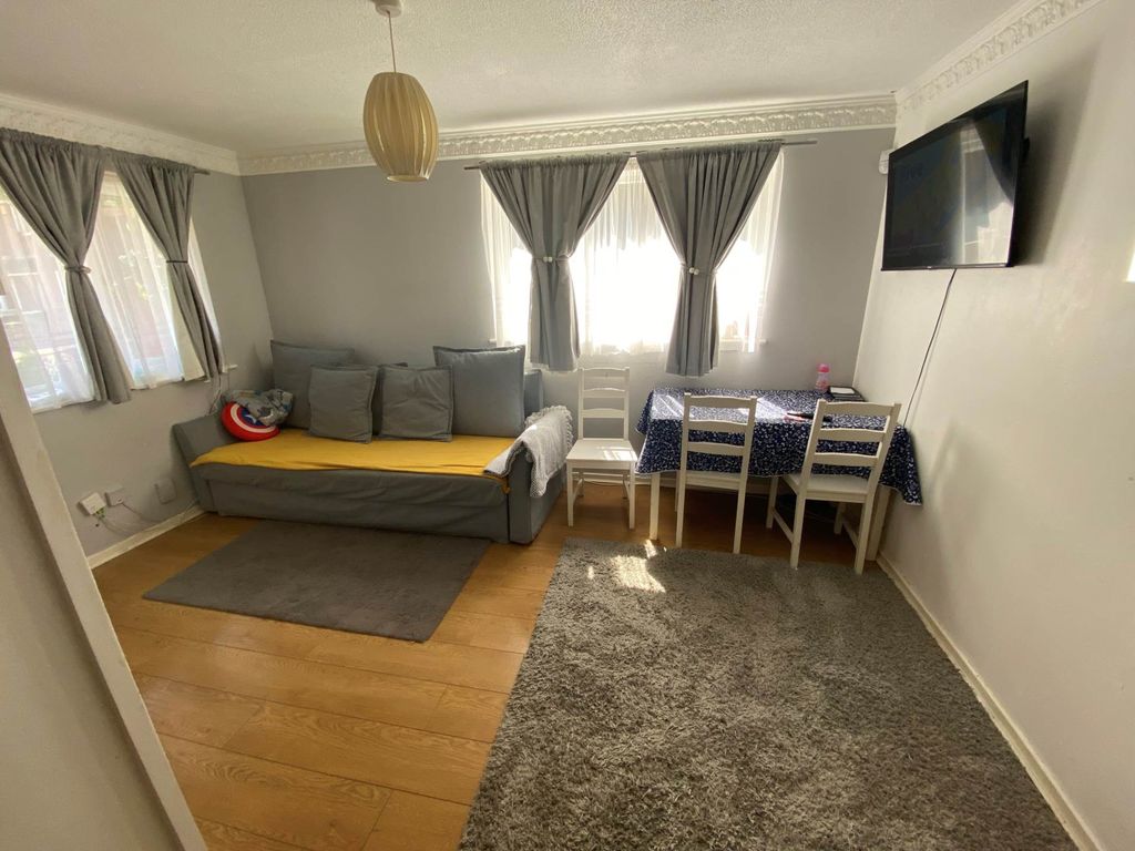 Property photo 2 of 5