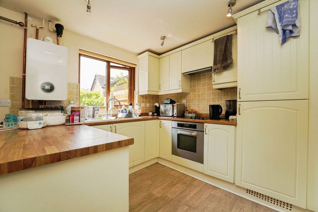 Property photo 2 of 12
