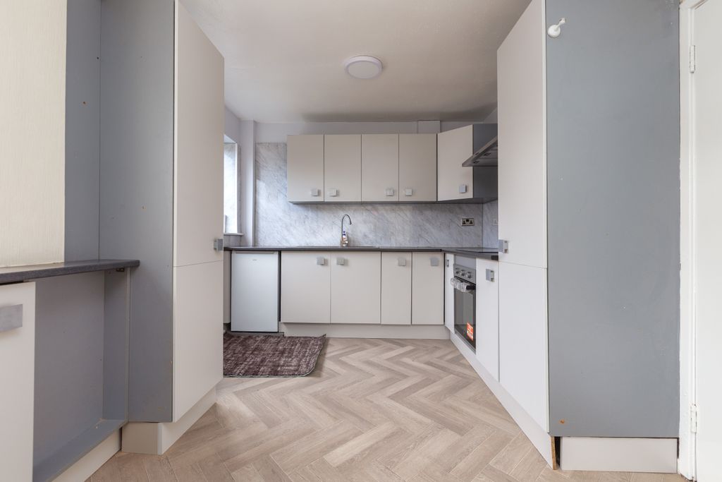 Property photo 3 of 14 Kitchen Diner