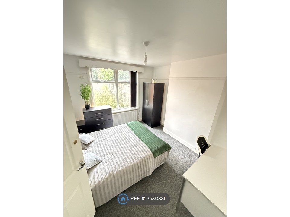 Property photo 2 of 10 Bedroom 1
