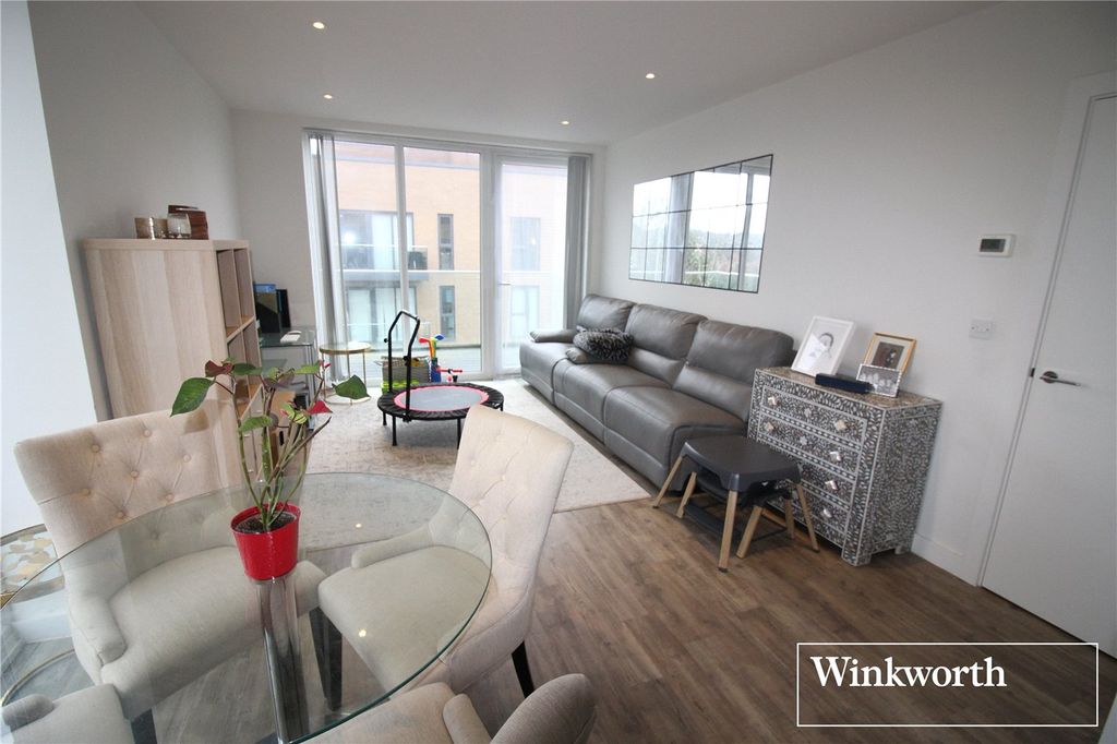 Property photo 3 of 9 Picture 3