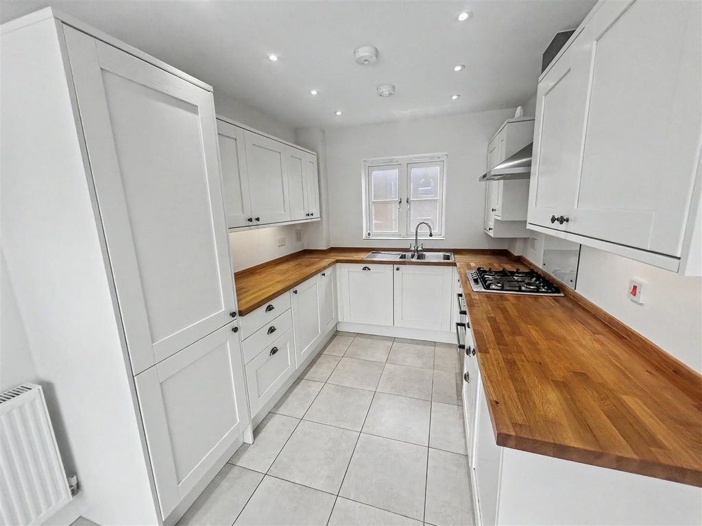 Property photo 2 of 13 Kitchen