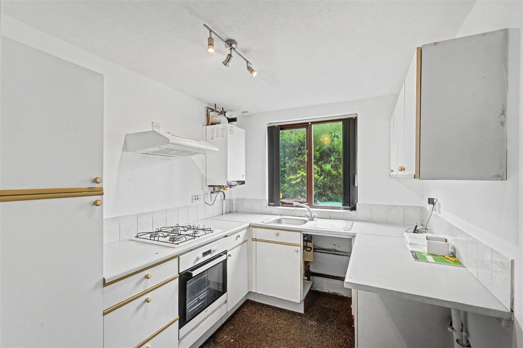 Property photo 2 of 18 Kitchen.Jpeg