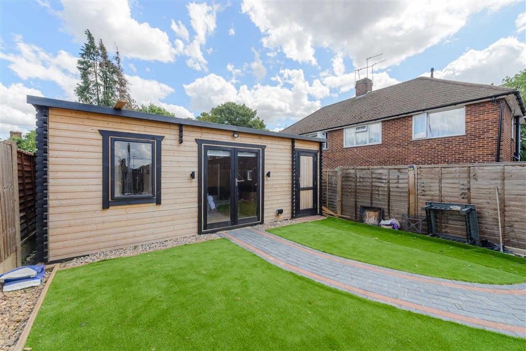 Property photo 2 of 9 Summer House