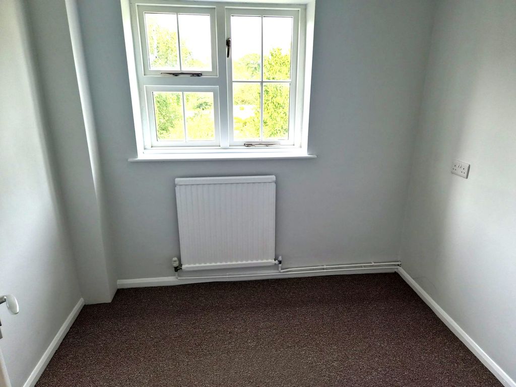 Property photo 3 of 6 Bedroom