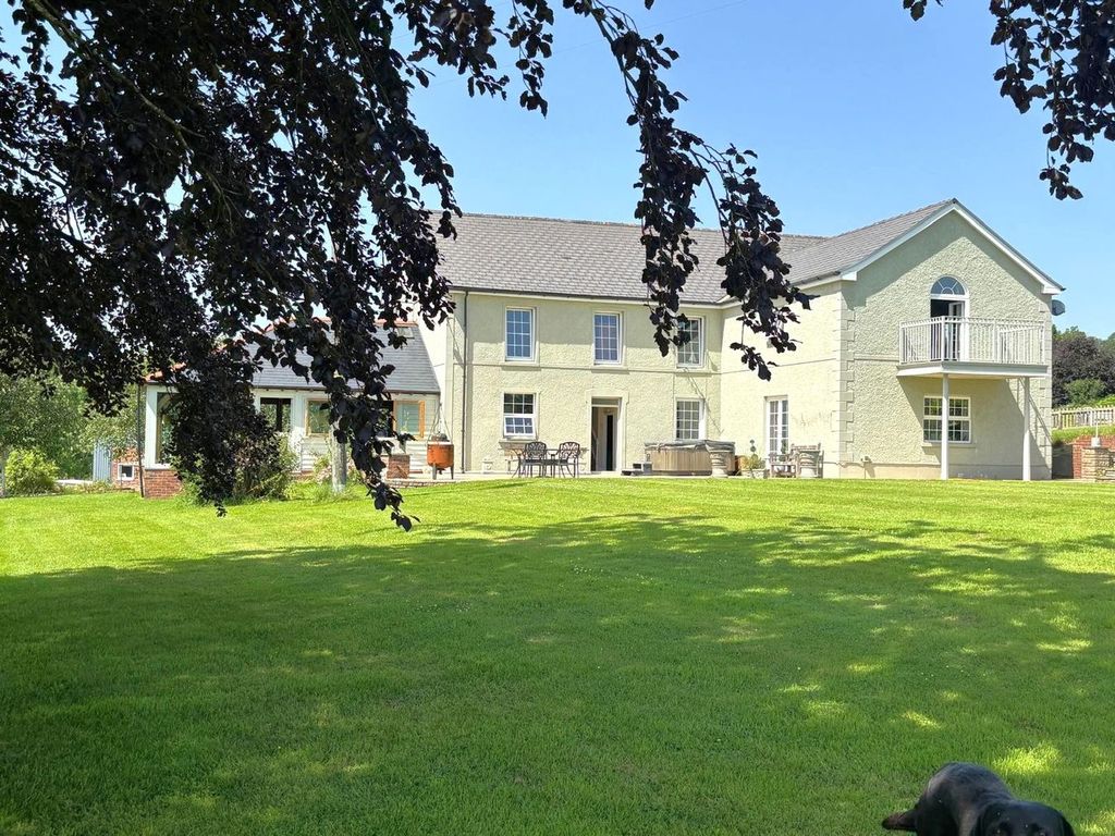 Property photo 1 of 47