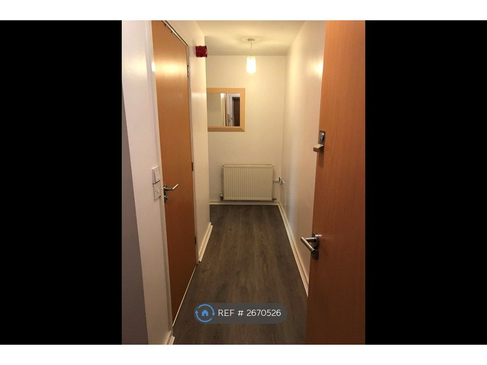 Property photo 2 of 12 Hallway