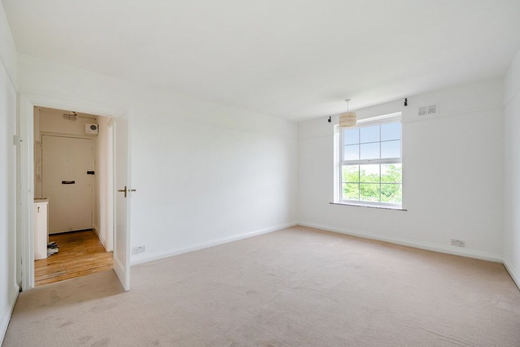 Property photo 1 of 8 Picture No. 22