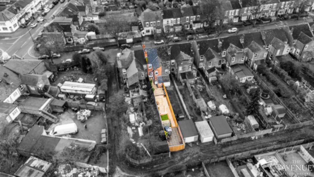 Property photo 3 of 33 3801755