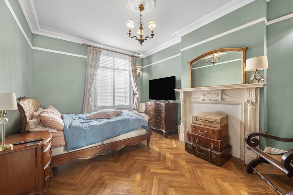 Property photo 3 of 13