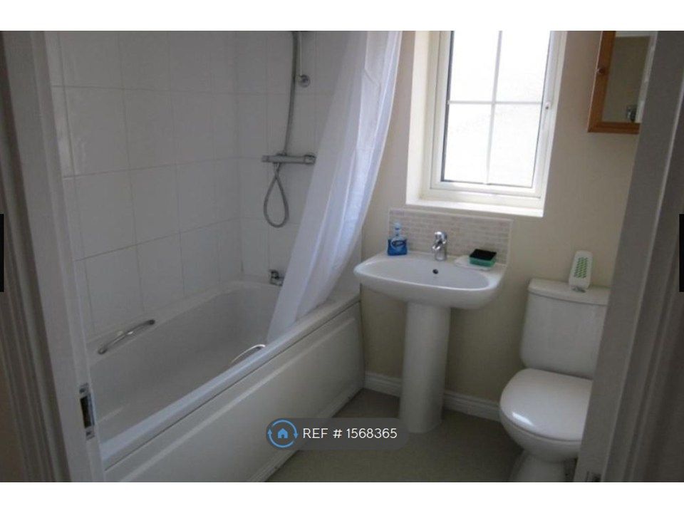 Property photo 3 of 6 Bathroom