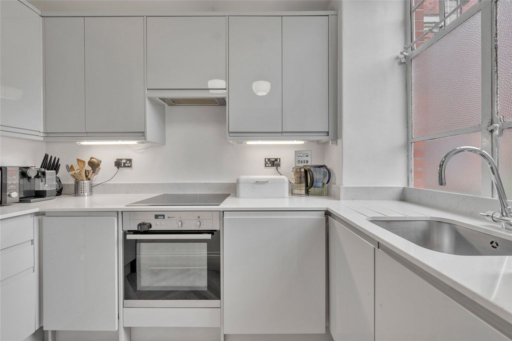 Property photo 3 of 16 Picture No. 09