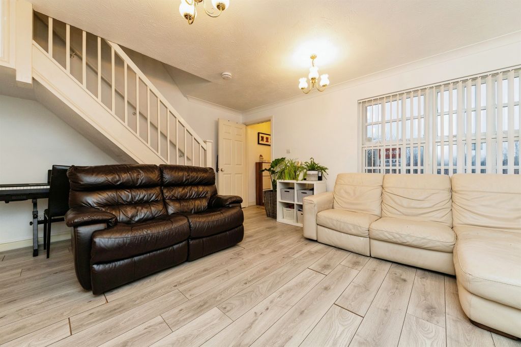 Property photo 3 of 11 Living Room
