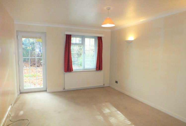 Property photo 2 of 5 Living Room