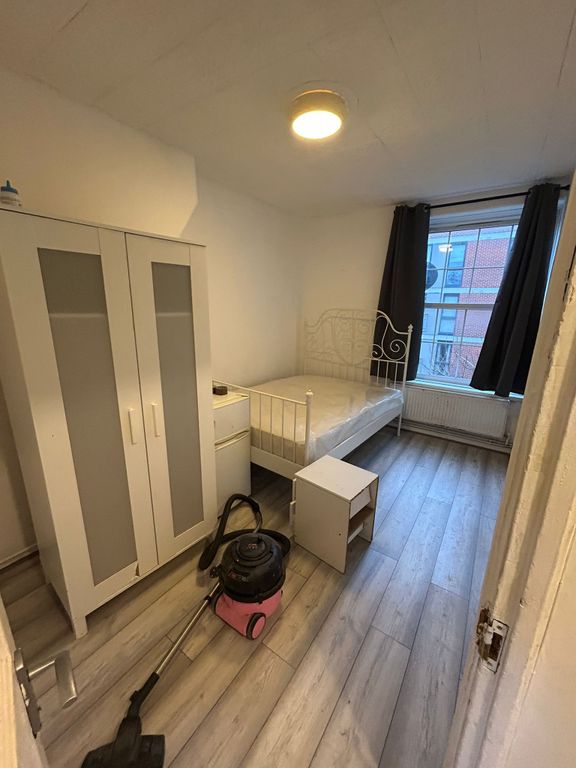 Property photo 1 of 4