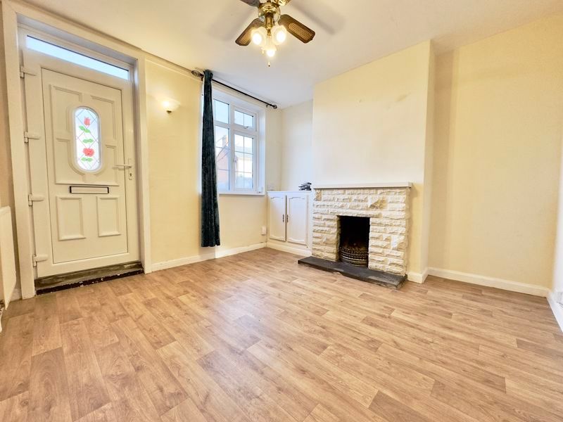 Property photo 2 of 11 Lounge